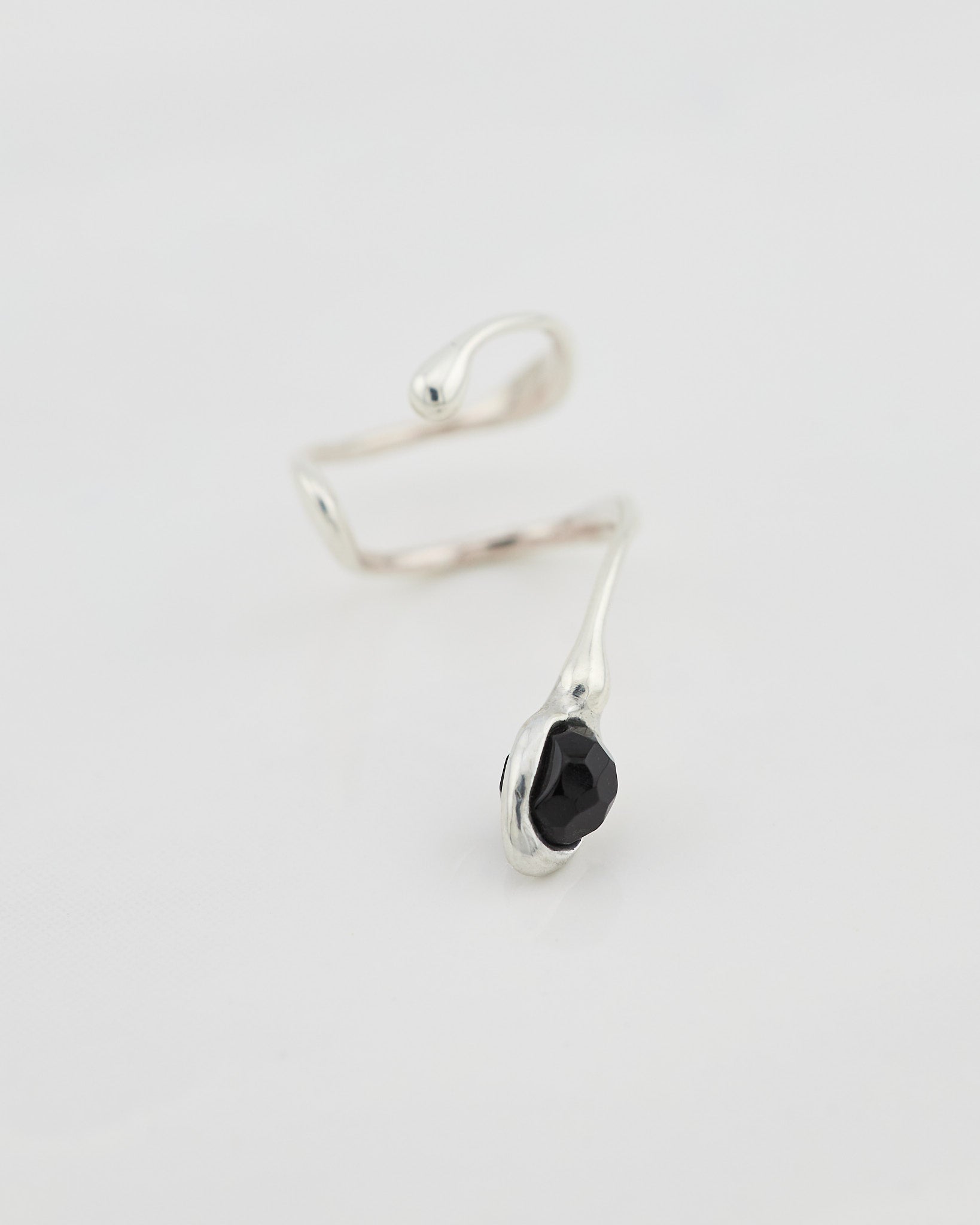 Jana Onyx Earcuff Nella & Sina