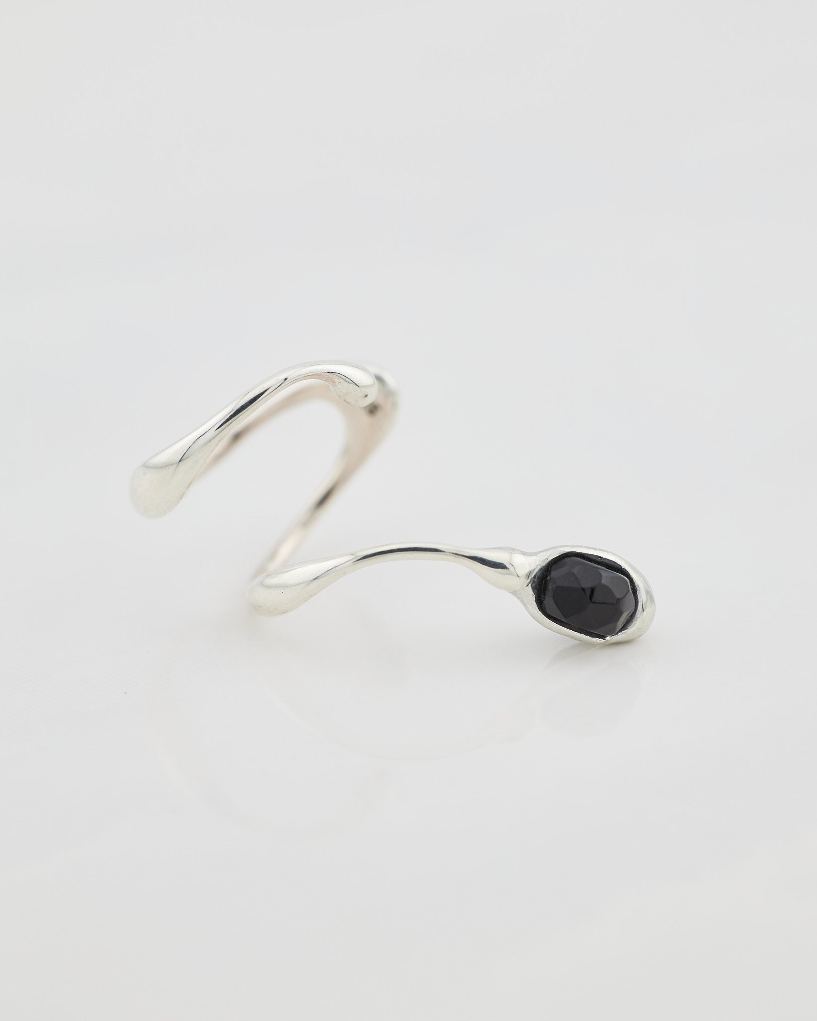 Jana Onyx Earcuff Nella & Sina