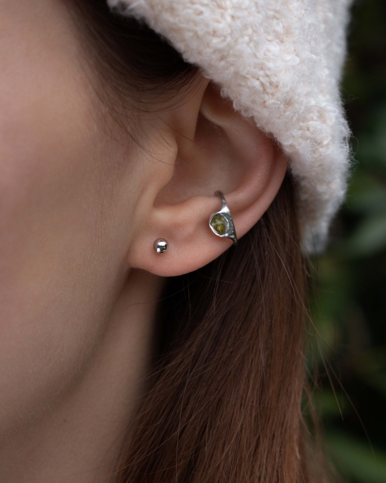 PEPPA Earcuff Peridot Nella & Sina