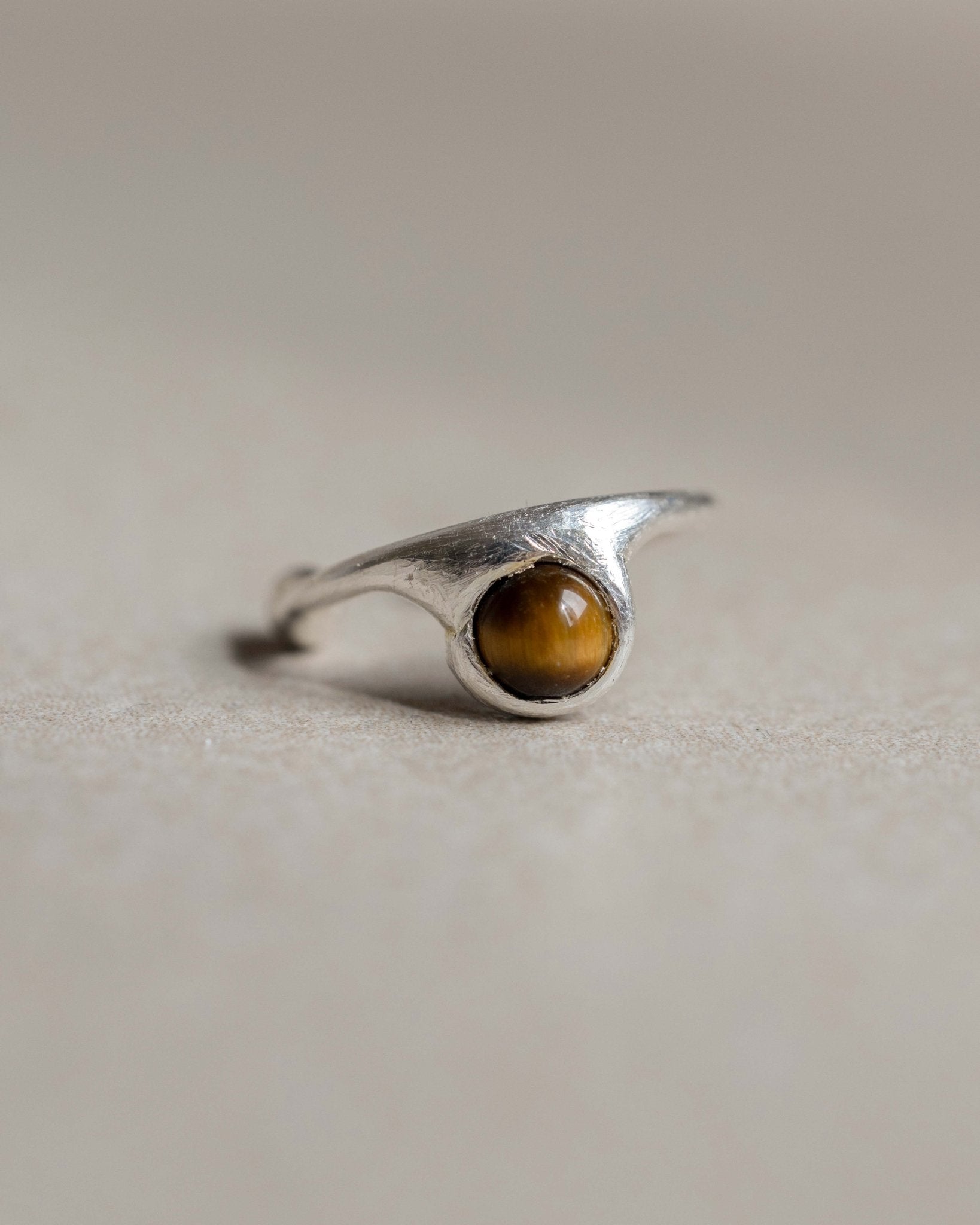 YARA Earcuff Tigerauge Nella & Sina