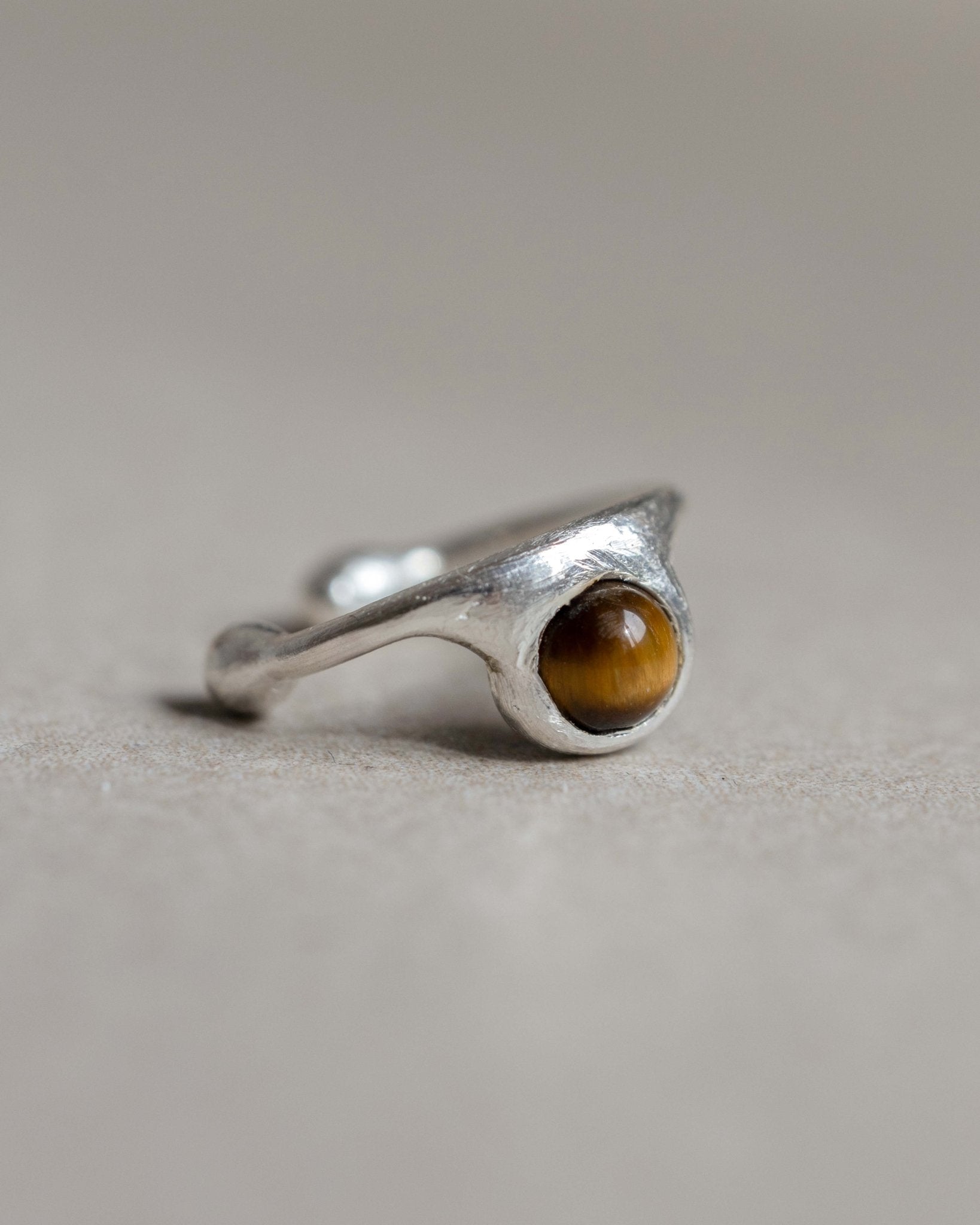 YARA Earcuff Tigerauge Nella & Sina