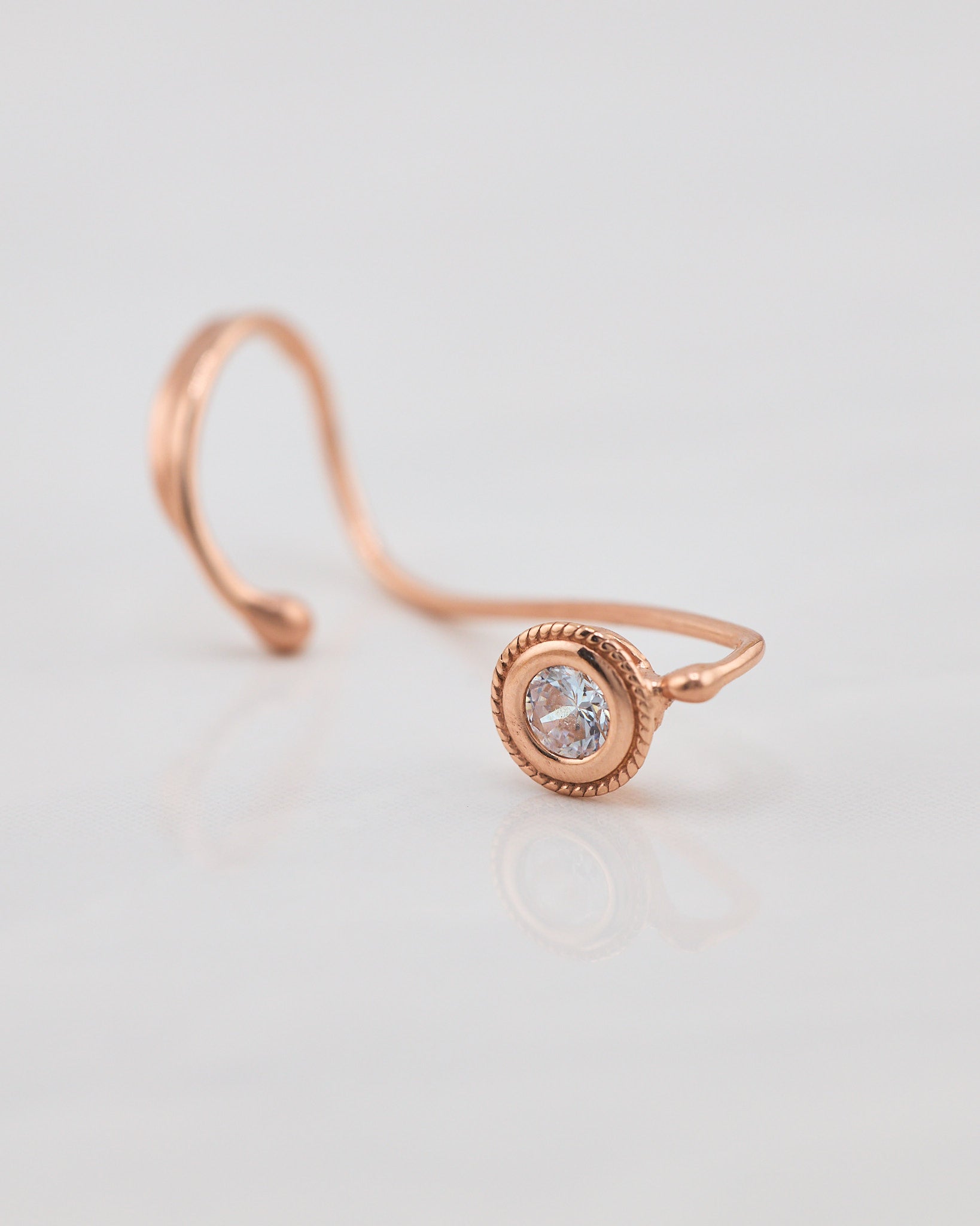 A CLASSIC EARCUFF Nella & Sina