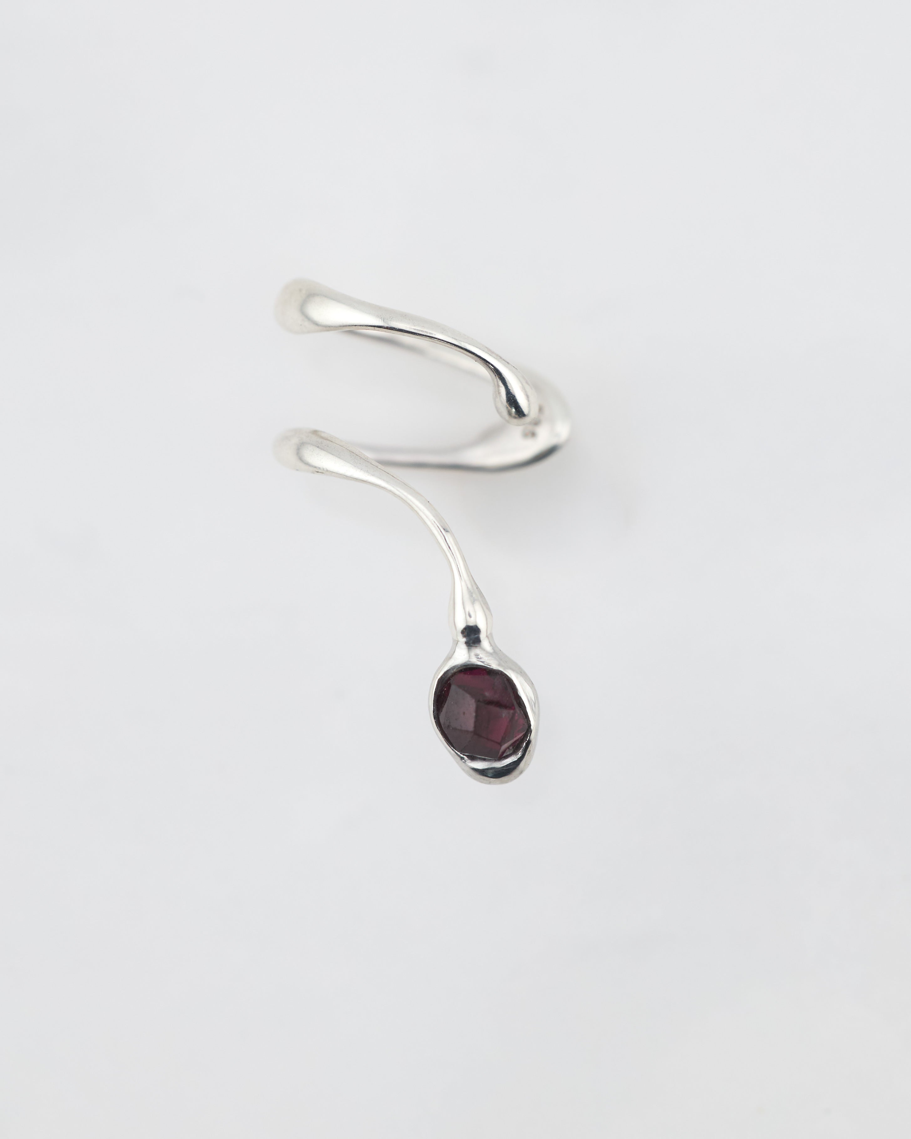 Jana Granat Earcuff - Nella & Sina
