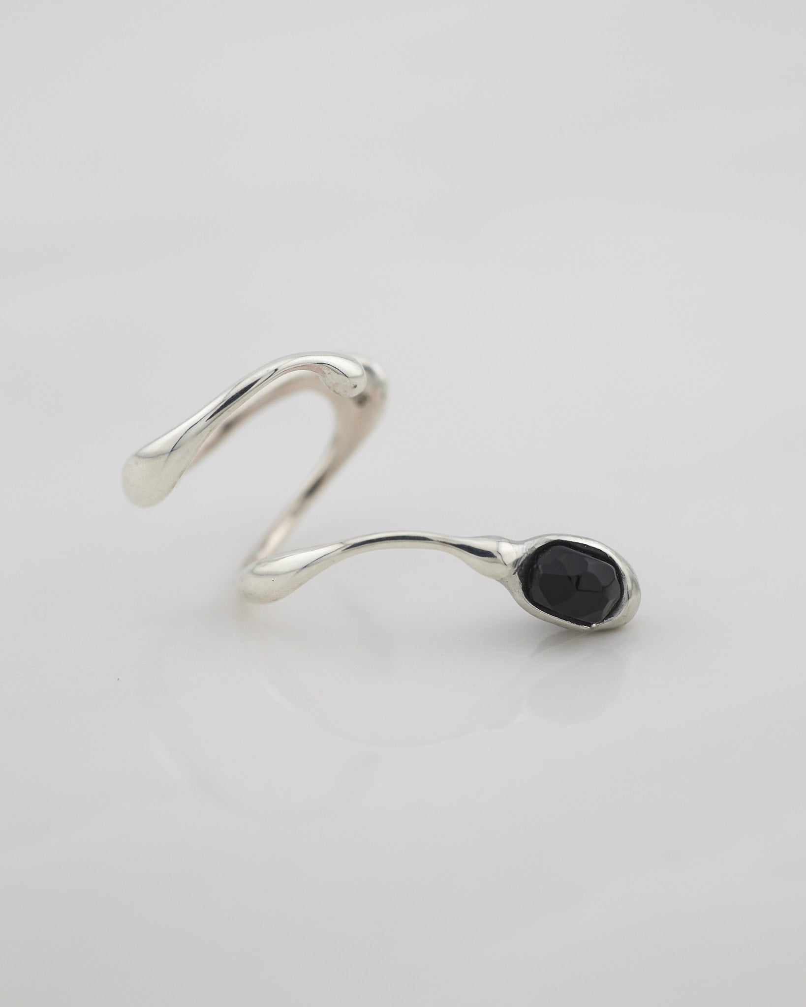 Jana Onyx Earcuff Nella & Sina