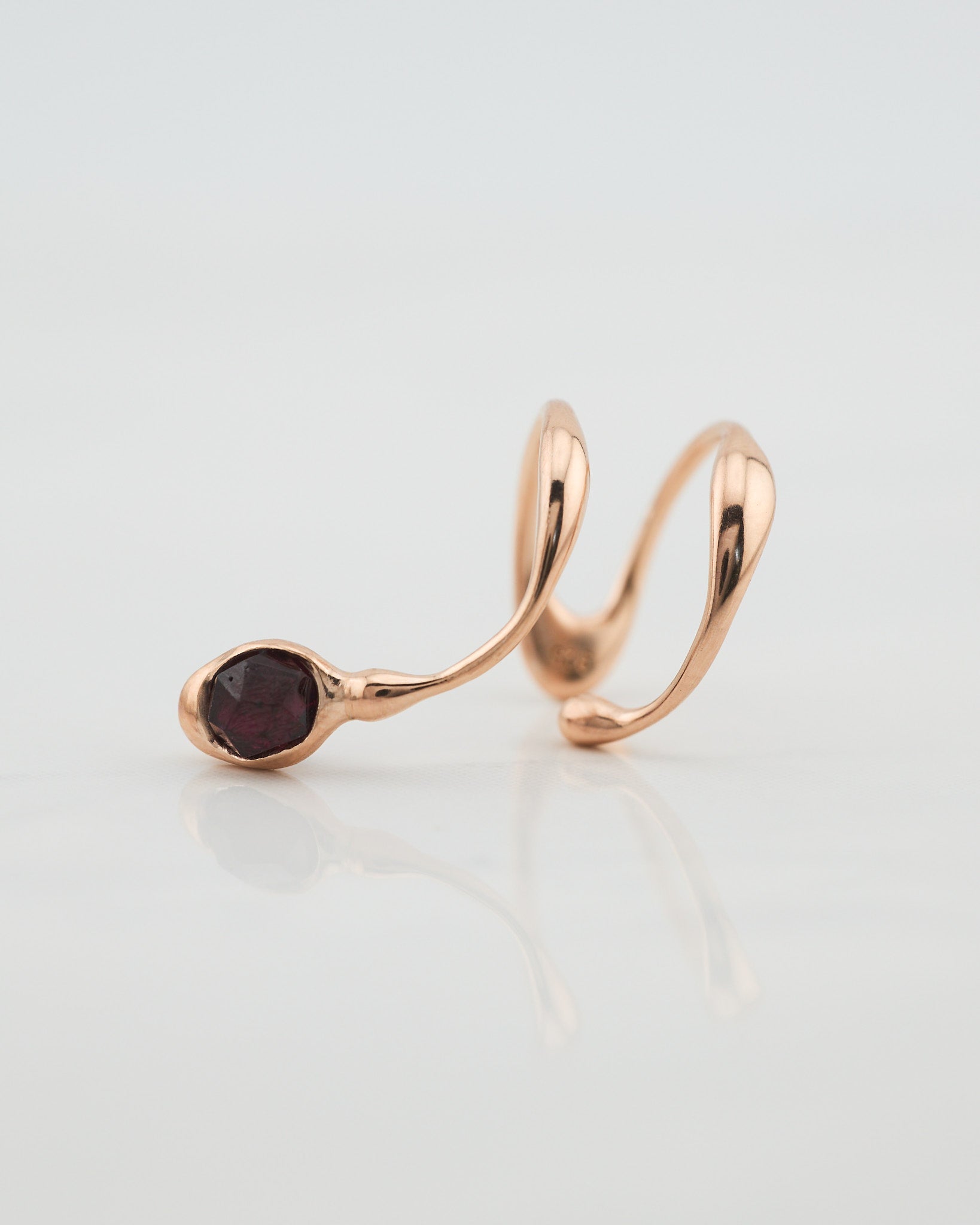 Jana Granat Earcuff - Nella & Sina