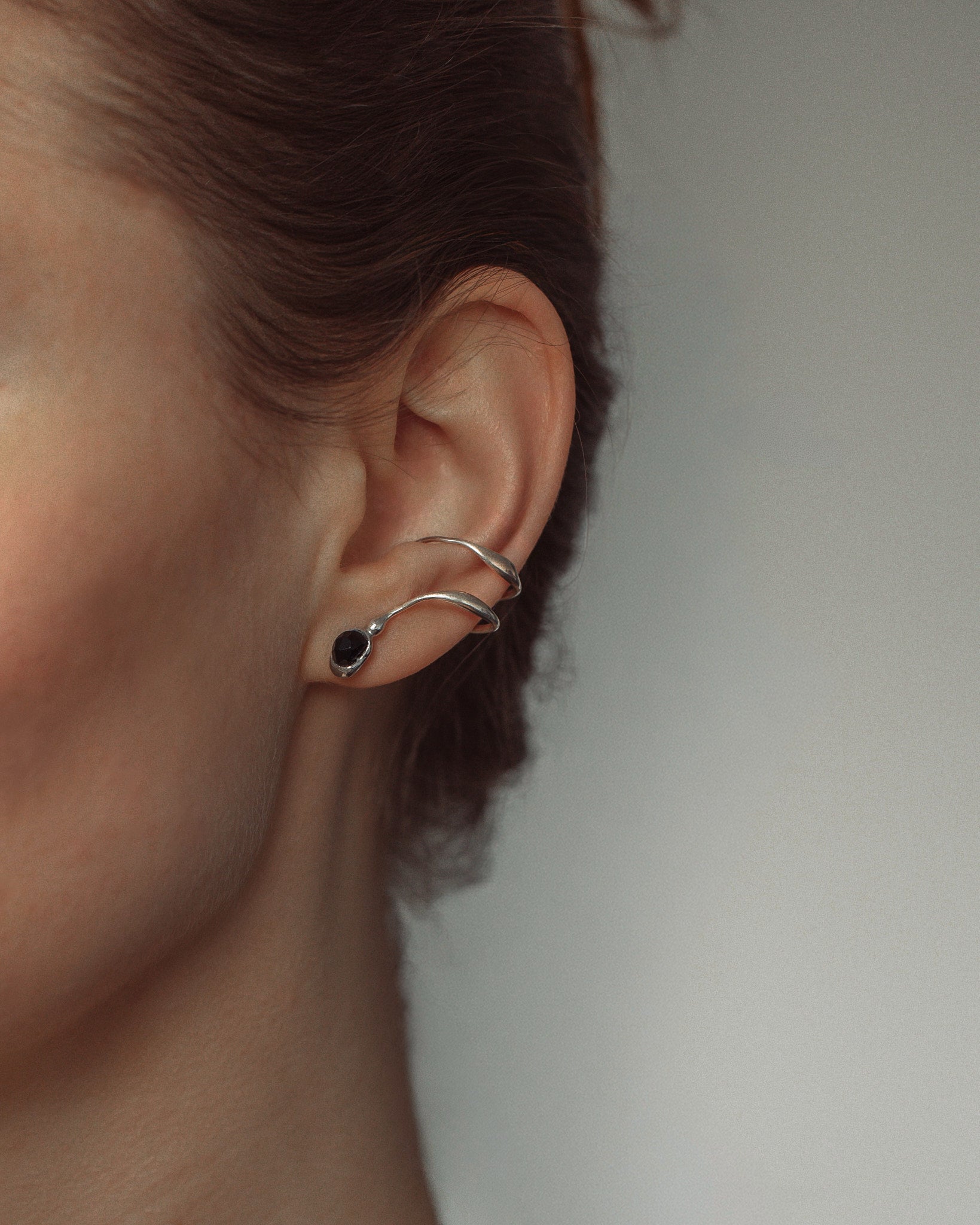 Jana Onyx Earcuff Nella & Sina